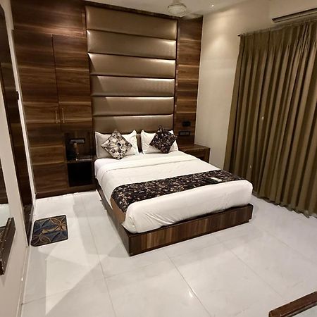 M E R I T O N Hotel T-2 Bombay Exterior foto