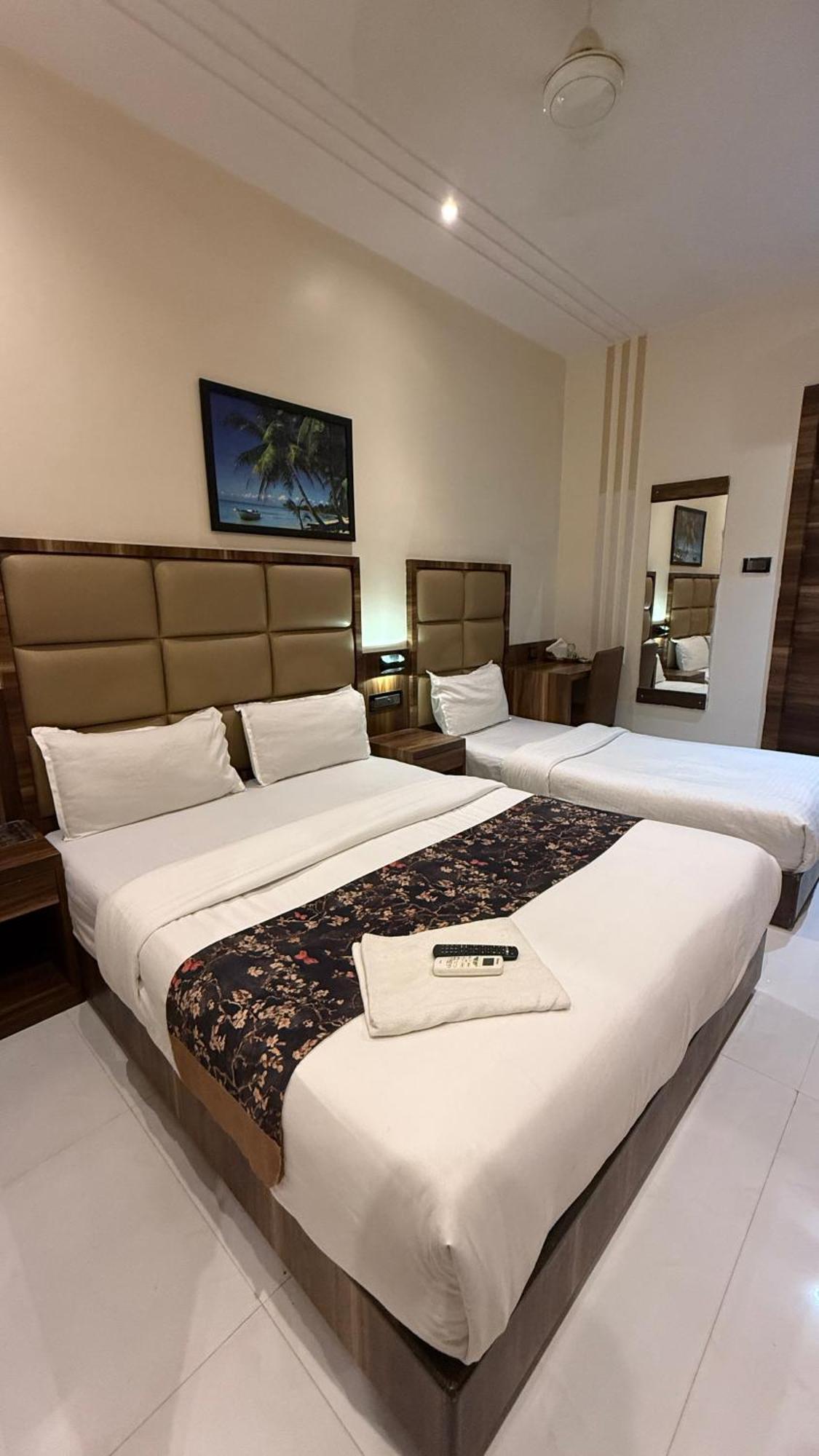 M E R I T O N Hotel T-2 Bombay Exterior foto