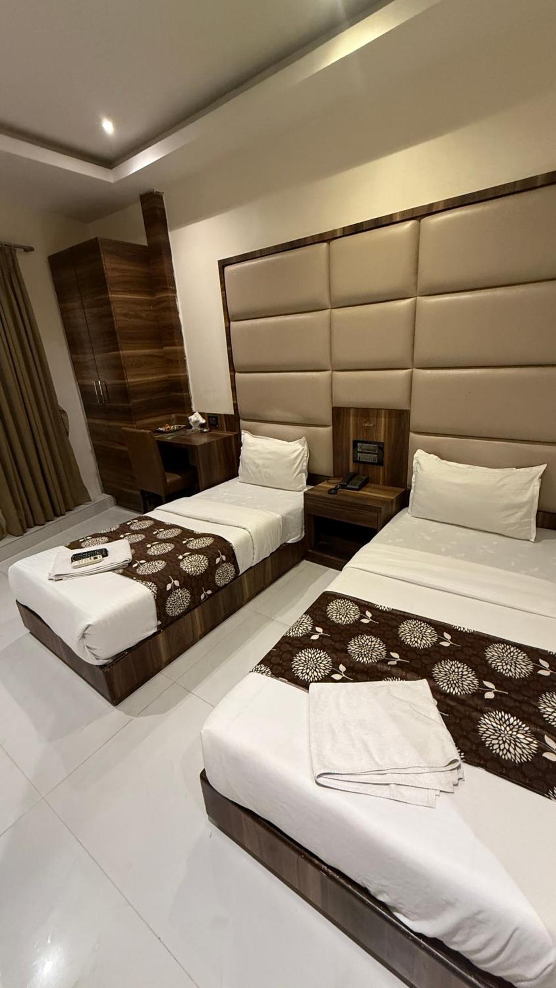 M E R I T O N Hotel T-2 Bombay Exterior foto