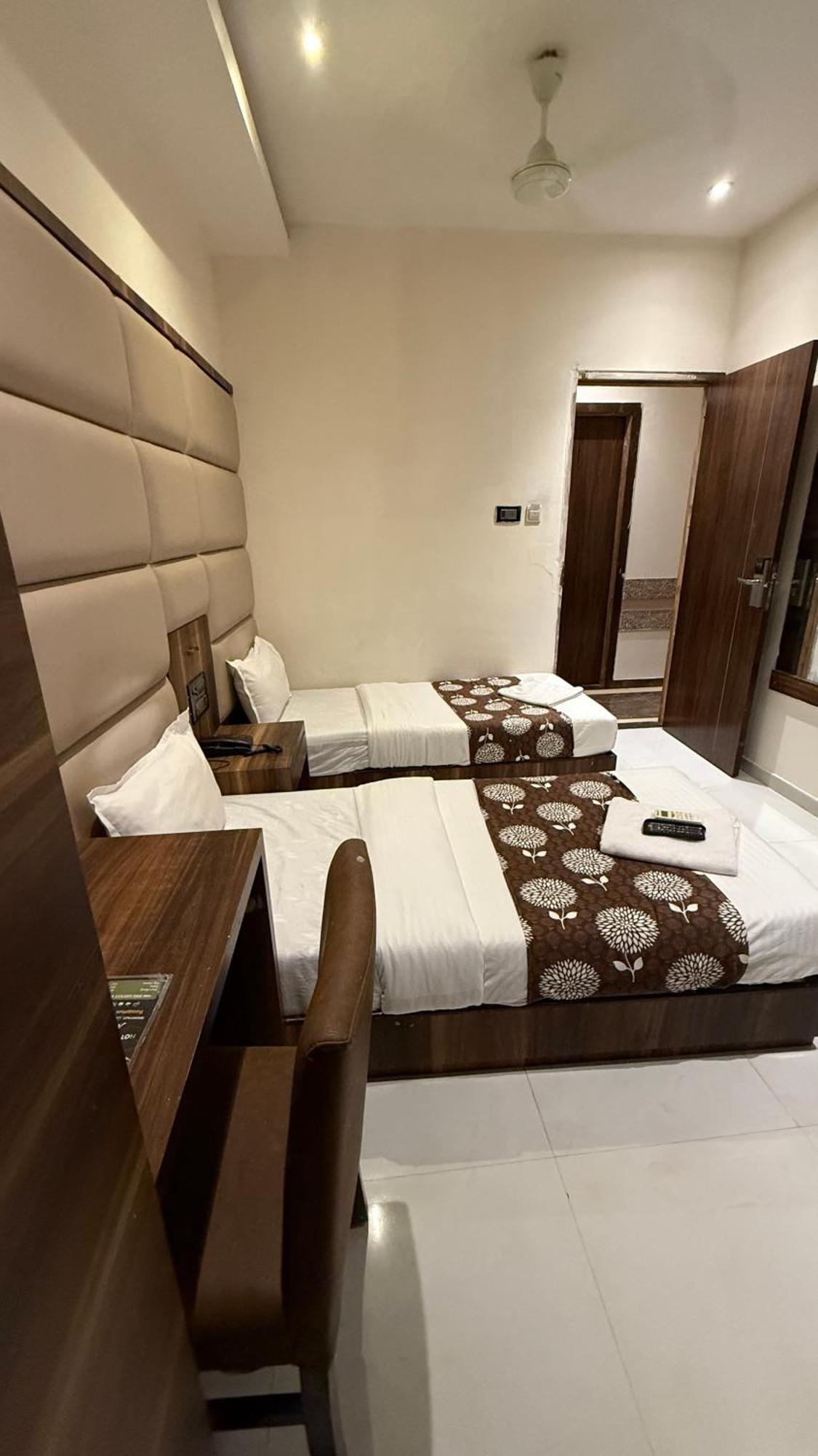 M E R I T O N Hotel T-2 Bombay Exterior foto